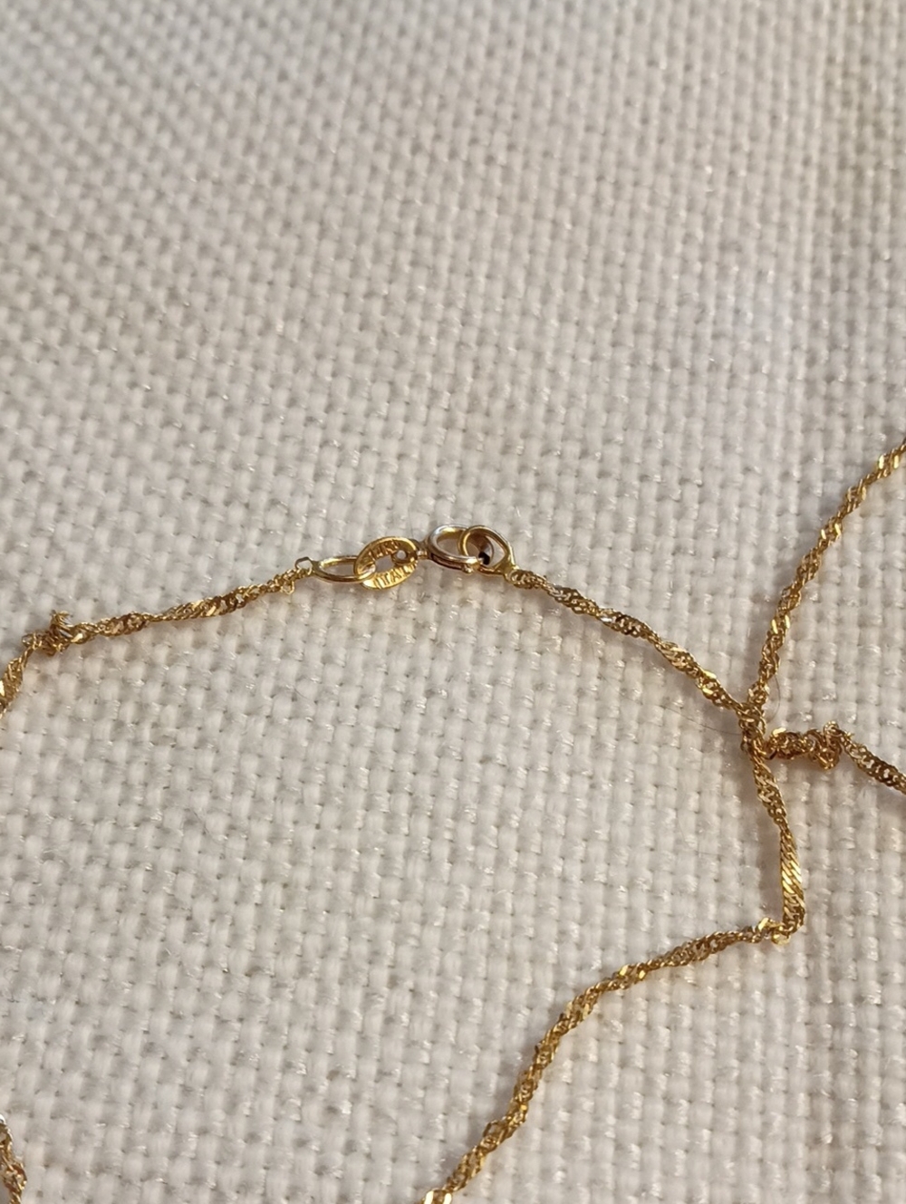 14k Yellow Gold Twisted Rope Necklace - 1.15g And 17 Inches Long EUC - Picture 4 of 4